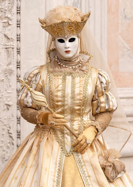 Reveller Dans Masque Elaboré Traditionnel Costume Carnaval Annuel Venise Carnevale — Photo