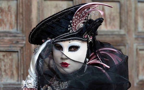 Reveller Traditional Elaborate Mask Costume Annual Venice Carnival Carnevale Venezia — Fotografia de Stock