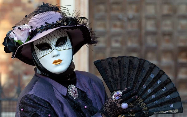 Reveller Dans Masque Elaboré Traditionnel Costume Carnaval Annuel Venise Carnevale — Photo