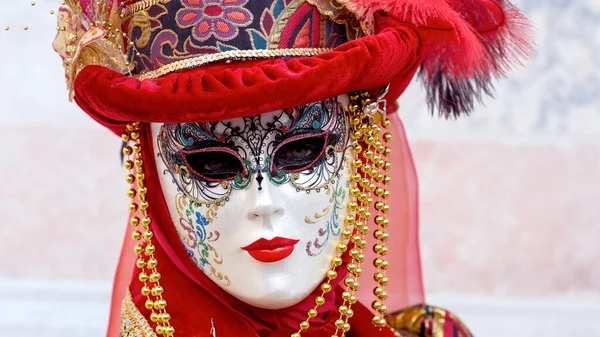 Reveller Dans Masque Elaboré Traditionnel Costume Carnaval Annuel Venise Carnevale — Photo