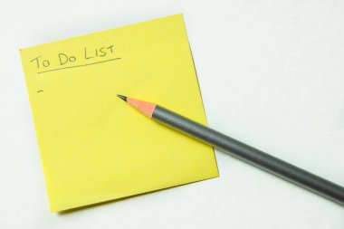 sarı kağıt üzerinde listelenecek