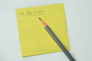 sarı kağıt üzerinde listelenecek