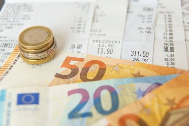 Bunlar için ödenecek normal yaşam giderleri, notlar ve madeni paralar; normal yaşam masrafları.