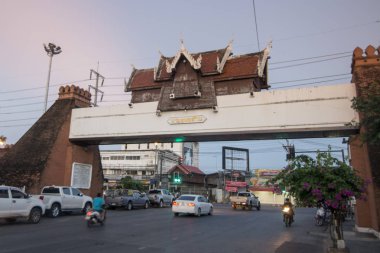 Khorat, Tayland, Kasım 2017 yaklaşık: Pratu Phonlan kapısı eski şehir şehir Khorat veya Nakhon Ratchasima Isan içinde şehir duvar.