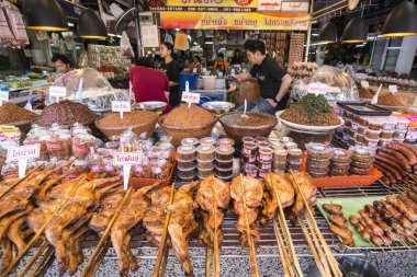 Khorat, Tayland, Kasım 2017 yaklaşık: şehir markette Suranaree yol Khorat şehirde veya Nakhon Ratchasima Isan içinde.