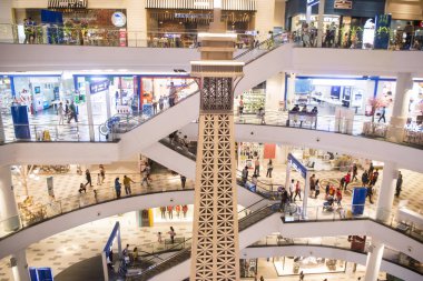 Khorat, Tayland, Kasım 2017 yaklaşık: Eyfel Kulesi taklit alışveriş merkezi Terminal 21.