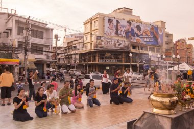 Khorat, Tayland, Kasım 2017 yaklaşık: Thao Suranari tapınak ve anıt Khorat veya Nakhon Ratchasima Isan içinde şehir merkezinde.