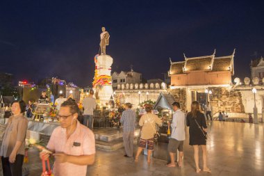 Khorat, Tayland, Kasım 2017 yaklaşık: Thao Suranari tapınak ve anıt Khorat veya Nakhon Ratchasima Isan içinde şehir merkezinde.