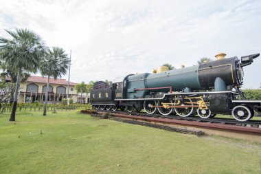 Khorat, Tayland, Kasım 2017 yaklaşık: lokomotive Tay demiryolu tren City Khorat veya Nakhon Ratchasima Isan içinde tren istasyonunda.
