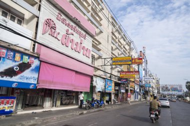 Khorat, Tayland, Kasım 2017 yaklaşık: yol Khorat veya Nakhon Ratchasima Isan içinde şehir merkezinde.
