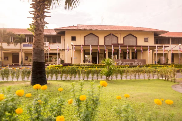 Khorat, Tayland, Kasım 2017 yaklaşık: Tay demiryolu tren City Khorat veya Nakhon Ratchasima Isan içinde Tren İstasyonu.