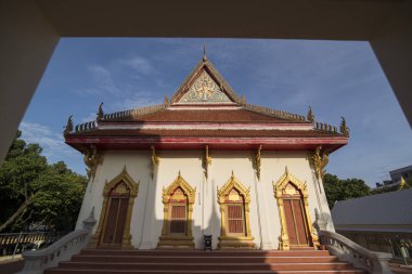 Khorat, Tayland, Kasım 2017 yaklaşık: Şehir Khorat tapınakta Wat Phra Narai Maharat veya Nakhon Ratchasima Isan içinde.