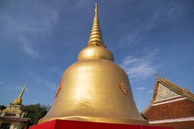 Khorat, Tayland, Kasım 2017 yaklaşık: Şehir Khorat tapınakta Wat Phra Narai Maharat veya Nakhon Ratchasima Isan içinde.