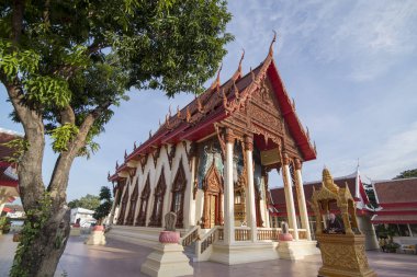 Khorat, Tayland, Kasım 2017 yaklaşık: Wat Phra Narai Maharat tapınak Khorat şehirde veya Nakhon Ratchasima Isan içinde.