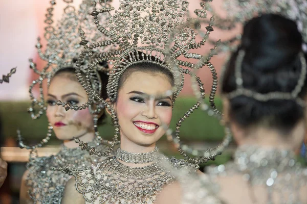 Tradisional Berpakaian Thai Dance Perempuan Tradisional Gajah Festival Kota Surin — Stok Foto