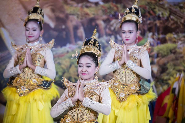 Traditioneller Thailändischer Tanz Beim Traditionellen Elefantenfest Der Stadt Surin Isan — Stockfoto