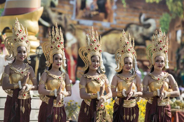 Traditionell Thailändsk Dans Kvinnor Traditionella Elefant Runda Upp Festival City — Stockfoto