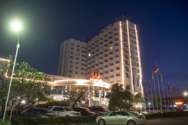 Tanga Tharin otel bira bahçesinde Isan kuzeydoğu Tayland, Isan, Surin, Kasım, 2017 Surin şehir ile