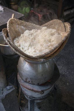 taze Tayland pirinç eski City gıda pazarının Isan kuzeydoğu Tayland Surin şehir içinde saat kulesine. Tayland, bir, Surin, Kasım, 2017