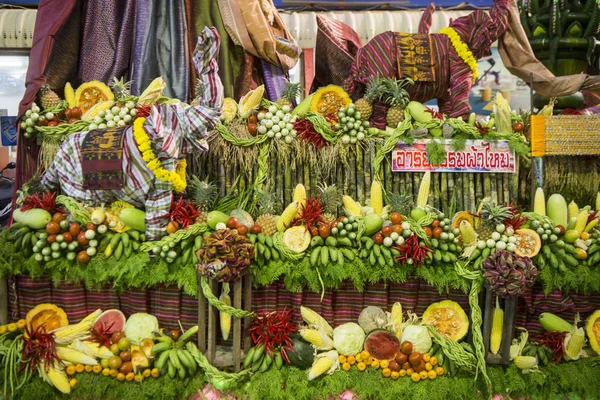 Elephant Buffet Con Sacco Frutta Sul Tradizionale Elephant Festival Nella — Foto Stock