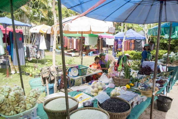 Isan Tayland Surin şehir içinde hafta sonu çarşı. Tayland, bir, Surin, Kasım, 2017