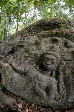 Khmer taş bin lingas Kbal Spean 50 km nehirde Angkor Temple City kuzeydoğusunda oyma Siem Reap Kamboçya Batı yakın:. 