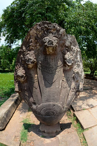 查看在柬埔寨西部暹粒城市附近的吴哥寺城以北32公里处的坦普尔遗址 Mealea — 图库照片