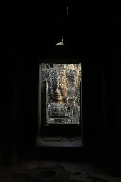 Stenen Står Inför Vid Bayon Templet Tempel Ruiner Angkor Thom — Stockfoto