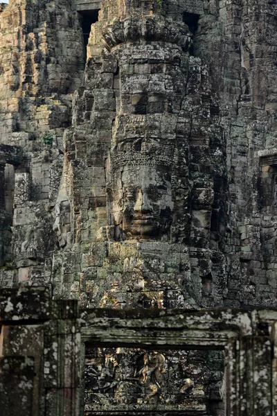 Stone Čelí Chrámu Bayon Tempel Ruiny Angkor Thom Chrámu Města — Stock fotografie