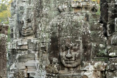 Taş Bayon tapınakta Tempel kalıntıları, Angkor Thom Temple City Angkor Kamboçya Batı yakınındaki Siem Reap şehir içinde yüz.