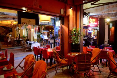 Kamboçya, Siem Reap, Nisan 2014: sokakta Batının Kamboçya Siem Reap şehir, Restoran.   