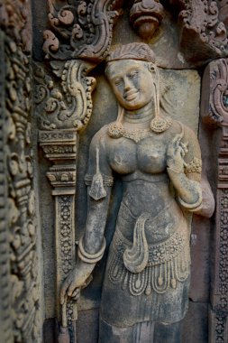 Tempel Ruins of Banteay Srei yaklaşık 32 Km kuzeyinde Temple City Angkor Kamboçya Batı yakınındaki Siem Reap şehir.  