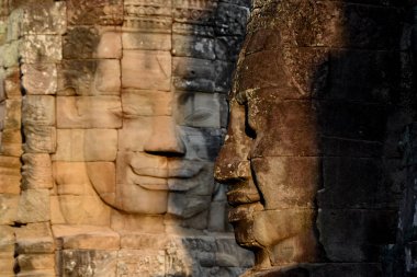 Taş Bayon tapınakta Tempel kalıntıları, Angkor Thom Temple City Angkor Kamboçya Batı yakınındaki Siem Reap şehir içinde yüz.