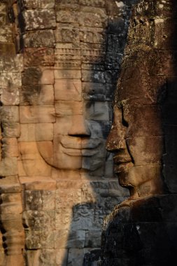 Taş Bayon tapınakta Tempel kalıntıları, Angkor Thom Temple City Angkor Kamboçya Batı yakınındaki Siem Reap şehir içinde yüz.