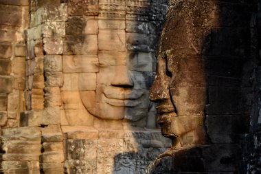 Taş Bayon tapınakta Tempel kalıntıları, Angkor Thom Temple City Angkor Kamboçya Batı yakınındaki Siem Reap şehir içinde yüz.