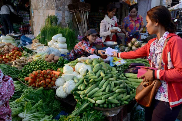 Камбоджа Сиемреап Апрель 2014 Овощи Продовольственном Рынке Утреннем Рынке Городе — стоковое фото