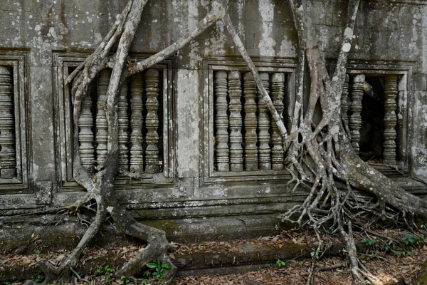 Fönster Tempel Ruiner Beng Mealea Norr Det Tempelstaden Angkor Nära — Stockfoto