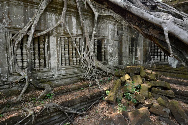 Fönster Tempel Ruiner Beng Mealea Norr Det Tempelstaden Angkor Nära — Stockfoto