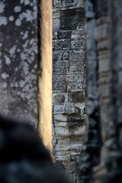 Taş Bayon tapınakta Tempel kalıntıları, Angkor Thom Temple City Angkor Kamboçya Batı yakınındaki Siem Reap şehir içinde yüz.