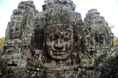 Taş Bayon tapınakta Tempel kalıntıları, Angkor Thom Temple City Angkor Kamboçya Batı yakınındaki Siem Reap şehir içinde yüz.
