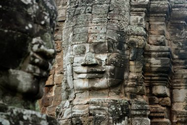 Taş Bayon tapınakta Tempel kalıntıları, Angkor Thom Temple City Angkor Kamboçya Batı yakınındaki Siem Reap şehir içinde yüz.