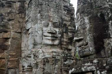 Taş Bayon tapınakta Tempel kalıntıları, Angkor Thom Temple City Angkor Kamboçya Batı yakınındaki Siem Reap şehir içinde yüz.