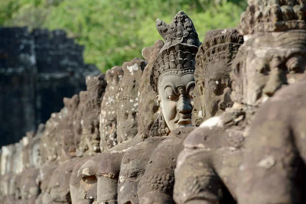 Kambodja Siem Reap April 2014 Sten Ansikte Vid Bron Över — Stockfoto