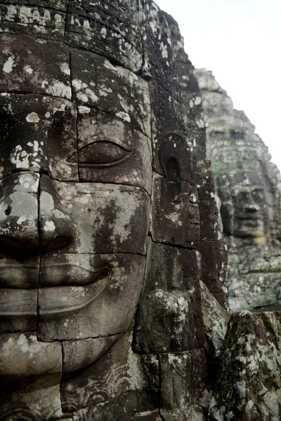 Stenen Står Inför Vid Bayon Templet Tempel Ruiner Angkor Thom — Stockfoto