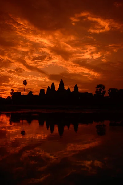 Soluppgång Vid Angkor Wat Templet Det Tempelstaden Angkor Nära Staden — Stockfoto