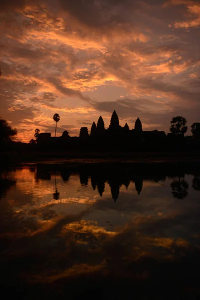 Soluppgång Vid Angkor Wat Templet Det Tempelstaden Angkor Nära Staden — Stockfoto