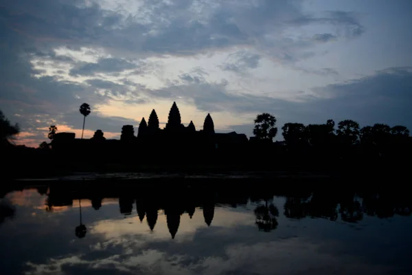 Ανατολή Του Ηλίου Στο Ναό Angkor Wat Την Πόλη Ναών — Φωτογραφία Αρχείου