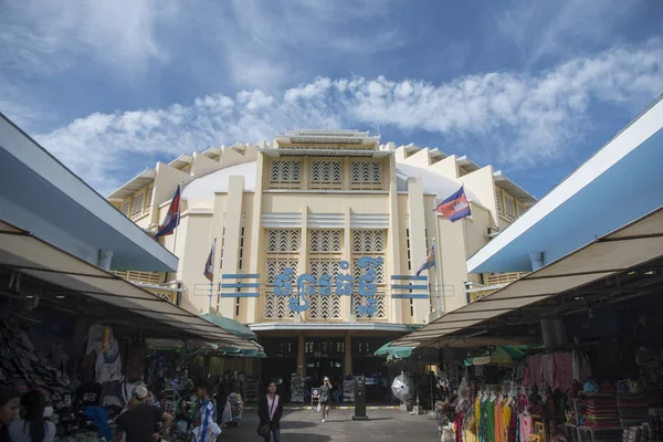 Camboja Phnom Penh Dezembro 2017 Compradores Caminhando Entre Fileiras Mercado — Fotografia de Stock