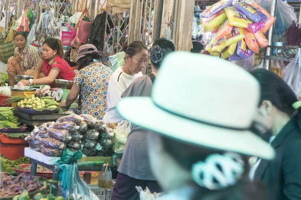 Kambodża Phnom Penh Grudnia 2017 Obfitość Warzyw Rynku Psar Thmei — Zdjęcie stockowe