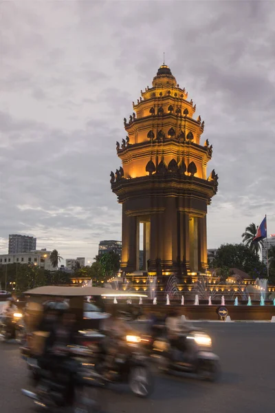 Camboya Phnom Penh Diciembre 2017 Monumento Independencia Sihanouk Boulevard —  Fotos de Stock